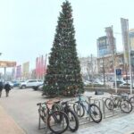 УБОРКА СНЕГА В СУРГУТЕ ОПЯТЬ ПОКАЗЫВАЕТ ЧТО У НАС НАСТОЯЩИЙ ПРИОРИТЕТ МАШИНЫ А НЕ ЛЮДИ